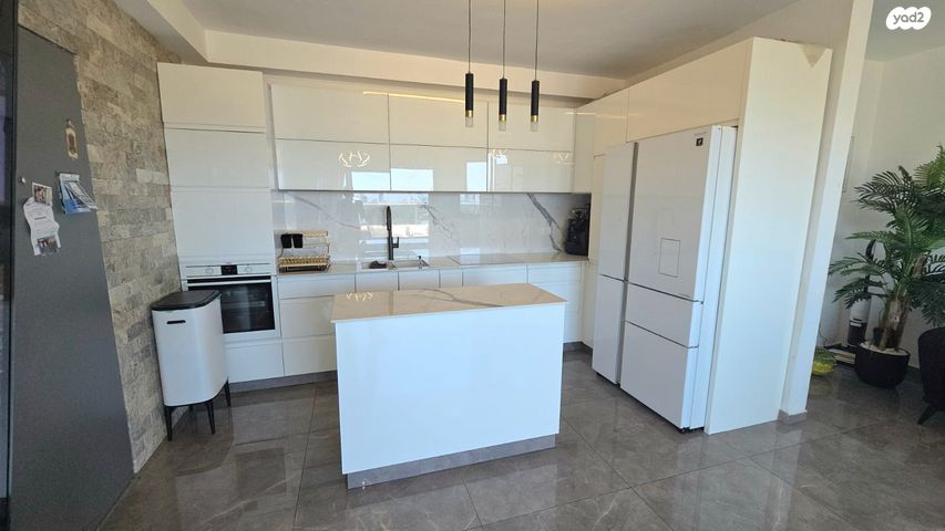 גג/ פנטהאוז, חולון