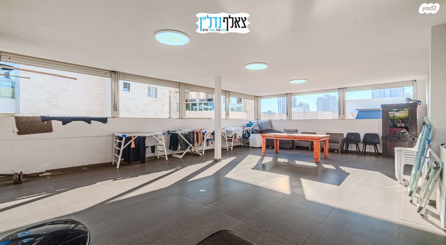 גג/ פנטהאוז, הטייסים, אפרידר, אשקלון