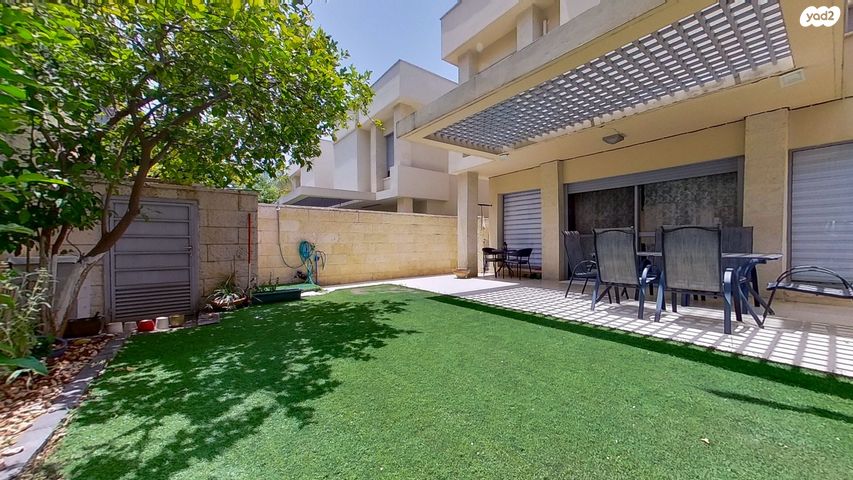 דו משפחתי, לאה אמנו, מוריה, מודיעין מכבים רעות