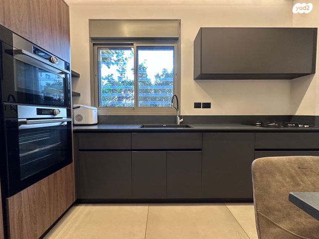 דירת גן, נווה זמר, רעננה