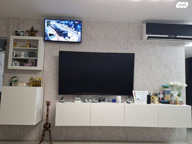 דירה, גבעת התחמושת, קרית שרת מערב, חולון