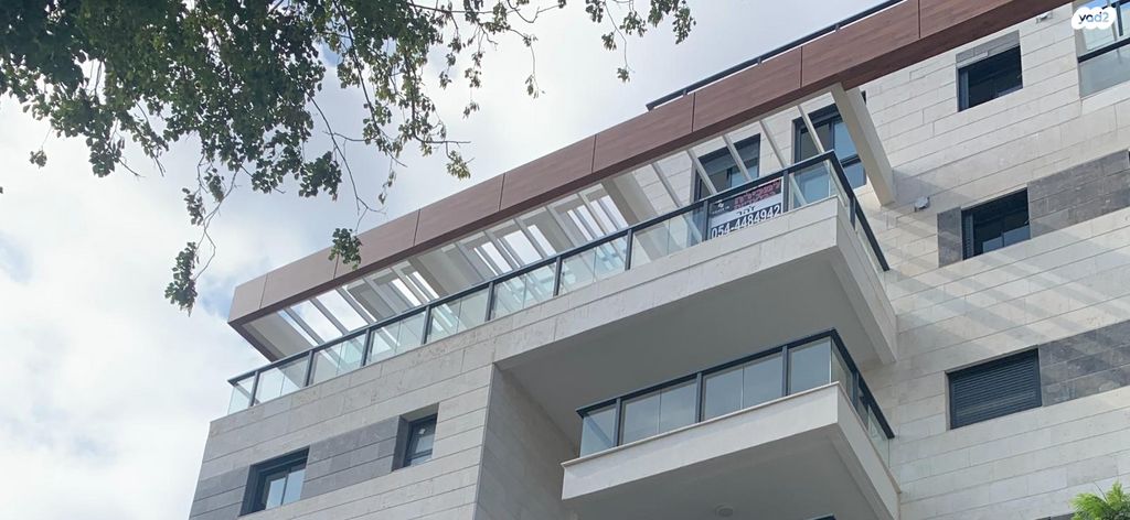 גג/ פנטהאוז, הגדוד העברי 18, קרית ויצמן, רעננה