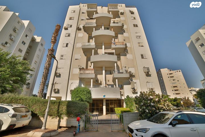 דירה, אלוף דן לנר 4, נווה אליעזר וכפר שלם מזרח, תל אביב יפו