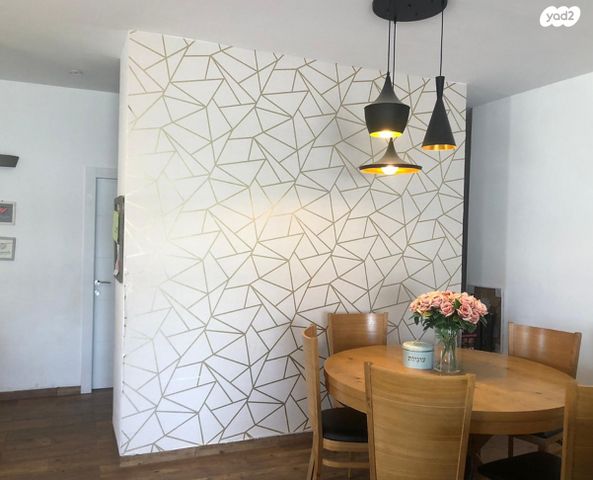 דו משפחתי, רובע 10 חן, קצרין