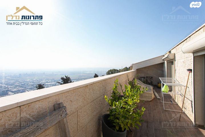 גג/ פנטהאוז, מצפה 11, נווה שאנן, חיפה