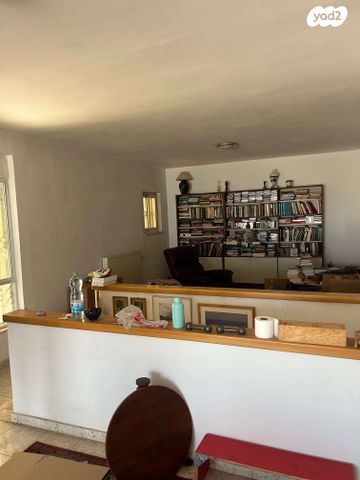 דירה, הדישון, מלחה, מנחת, ירושלים