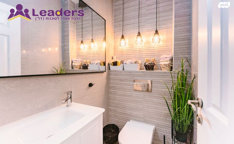 בית פרטי/ קוטג', הסנונית, לב הפארק, רעננה