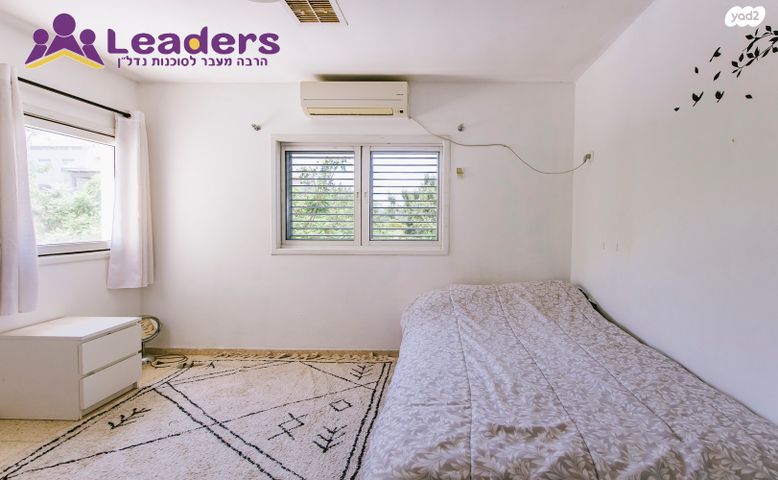 בית פרטי/ קוטג', הסנונית, לב הפארק, רעננה