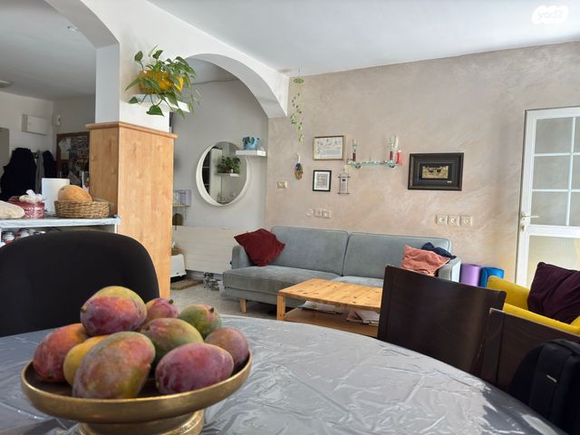 דירת גן, בורוכוב 57, קרית היובל, ירושלים