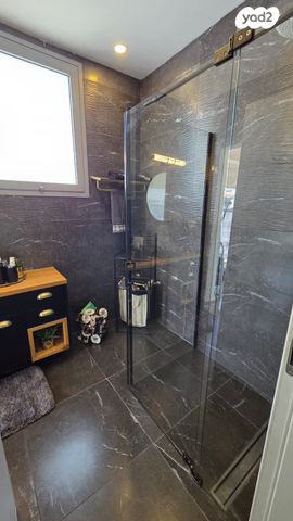 גג/ פנטהאוז, חולון