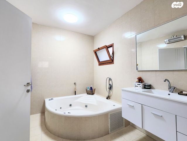 בית פרטי/ קוטג', שביל רימונים, מעלות תרשיחא