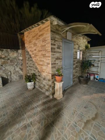 דו משפחתי, מעוף, ערד