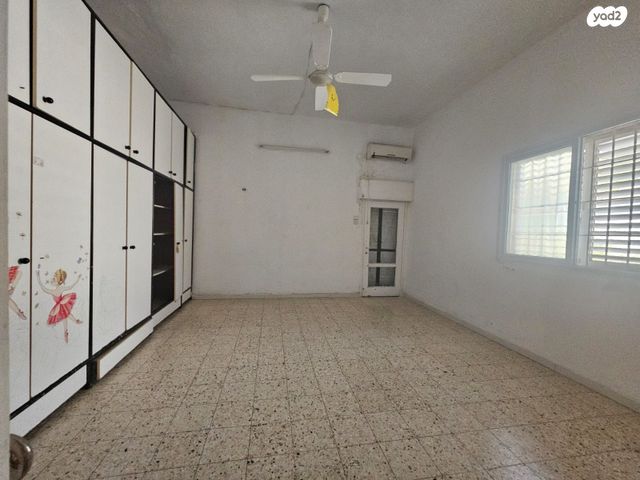 דירת גן, אהרון בן יוסף, שפרינצק, רמלה