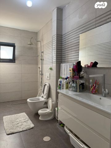 דירה, הרימון, הפרחים, קרית גת