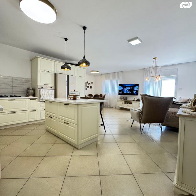 דירה, בן אהרון 5, קרית מלאכי