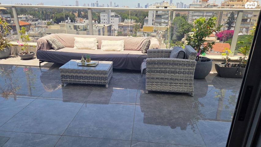 גג/ פנטהאוז, חולון