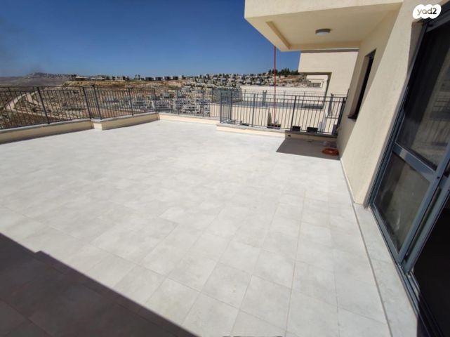 דירה, ענבר, נעלה, נעלה