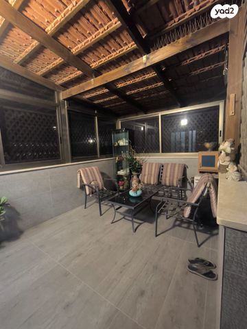 דו משפחתי, מעוף, ערד