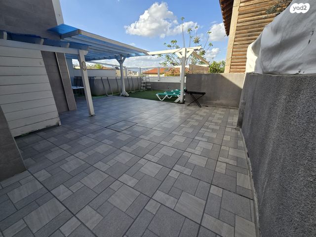 דירת גן, השעורה, שיכון ב, טבריה