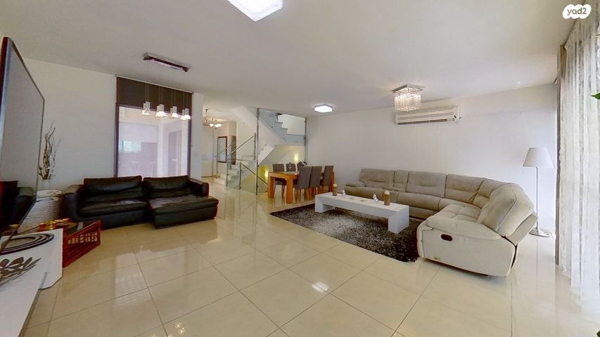 דו משפחתי, לאה אמנו, מוריה, מודיעין מכבים רעות