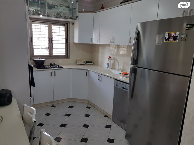 דירה, הפרדס הראשון, כצנלסון, ראשון לציון