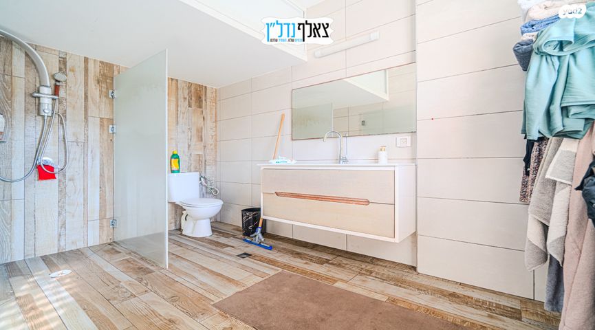 גג/ פנטהאוז, הטייסים, אפרידר, אשקלון