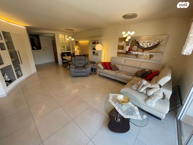 דירה, צבעוני 11, ורדיה, חיפה