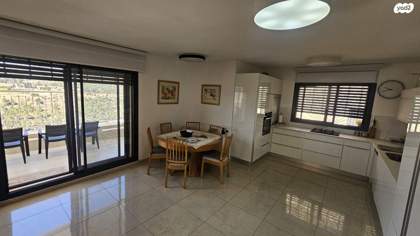 גג/ פנטהאוז, רפאל דה לה פרגולה, גילה, ירושלים