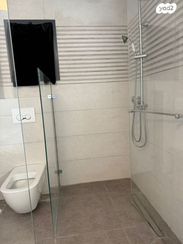 דירה, הרימון, הפרחים, קרית גת