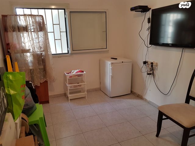 דירה, הפרדס הראשון, כצנלסון, ראשון לציון