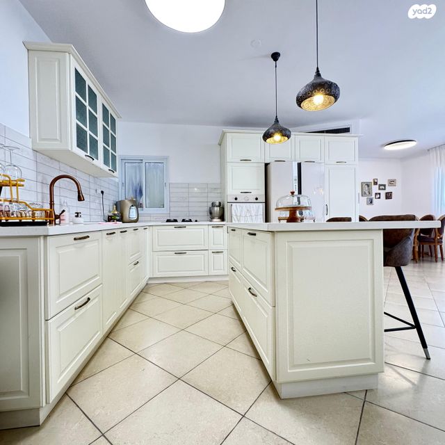 דירה, בן אהרון 5, קרית מלאכי