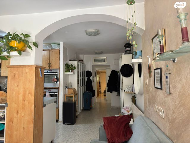 דירת גן, בורוכוב 57, קרית היובל, ירושלים