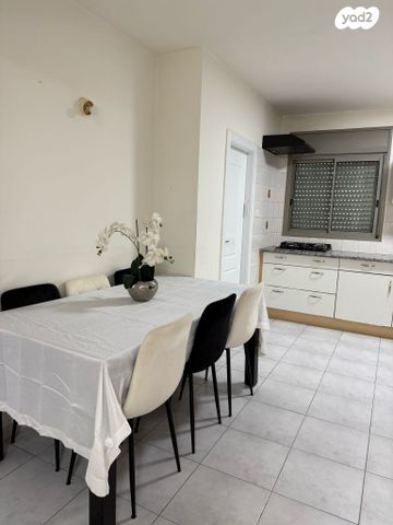 דירה, דרך האילנות, גדרה הצעירה, גדרה