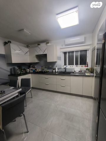 דו משפחתי, מעוף, ערד