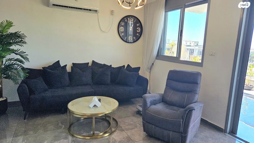 גג/ פנטהאוז, חולון