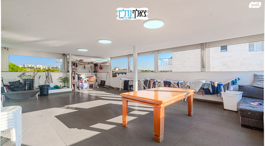 גג/ פנטהאוז, הטייסים, אפרידר, אשקלון