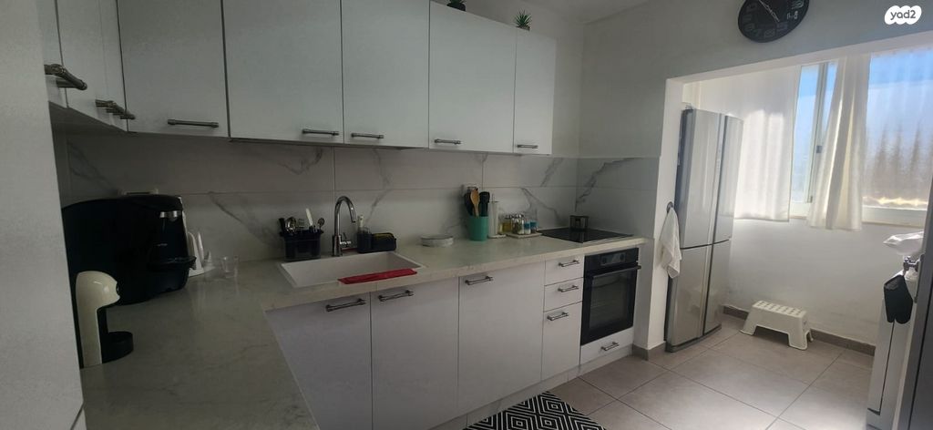 דירה, דוכיפת, גבעת זאב