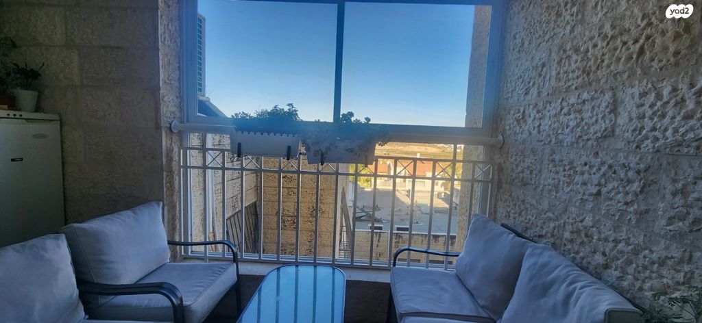 דירה, דוכיפת, גבעת זאב