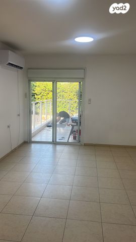 דירה, מקס נורדאו, נהריה