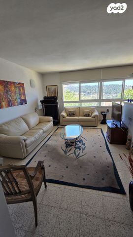 דירת גן, רפאל דה לה פרגולה, גילה, ירושלים