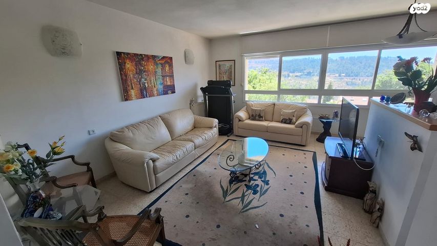 דירת גן, רפאל דה לה פרגולה, גילה, ירושלים