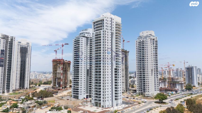 דירה, אמנון ליפקין שחק, נוף הטיילת, נתניה