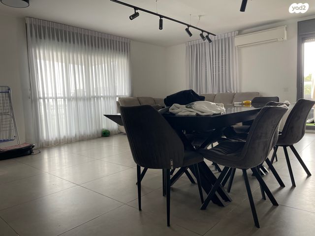 גג/ פנטהאוז, השקד, מבשרת ציון