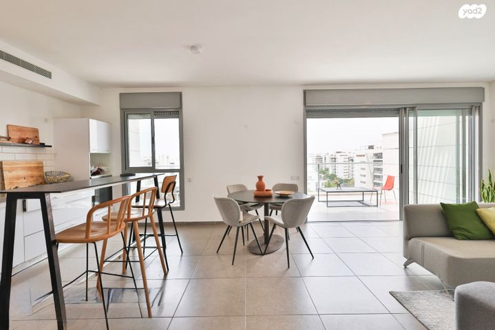 דירה, הסירה, יבנה