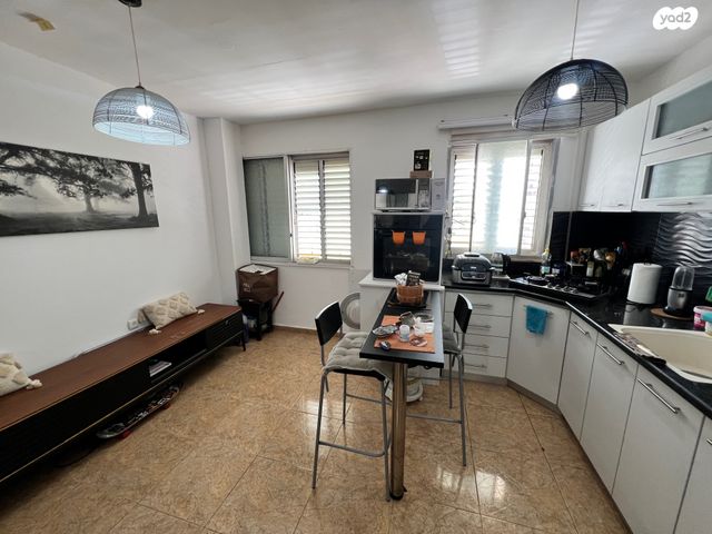 דירה, האורן, מנחם בגין, עכו