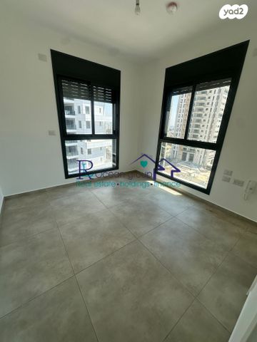 דירה, אמנון ליפקין שחק, נוף הטיילת, נתניה