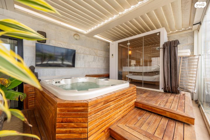 גג/ פנטהאוז, נווה גן, פתח תקווה