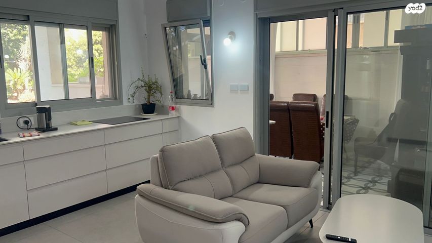 דירת גן, עקיבא, נווה דוד רמז, רעננה