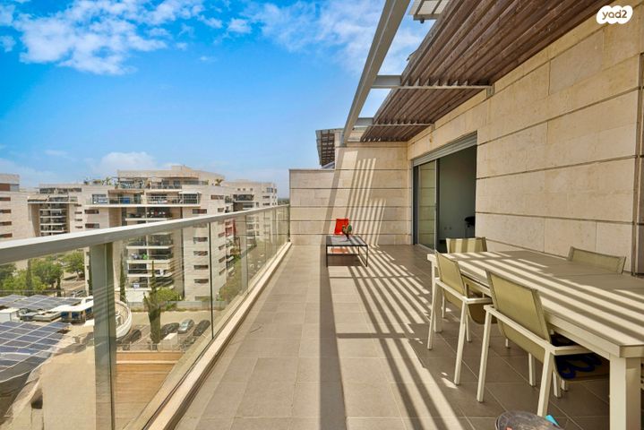 דירה, הסירה, יבנה