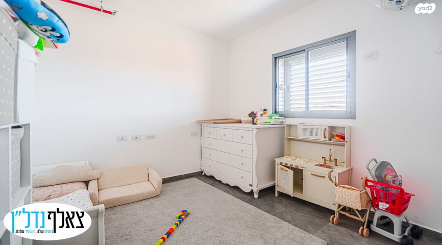 דירה, היוצרים, עיר היין, אשקלון